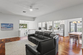 Gorgeous Newly Renovated Residence in Island Woods- Bikes and Kayaks Included